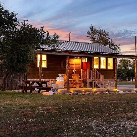 Rockin' R - Rustic Star Cabin フレデリックスバーグ エクステリア 写真