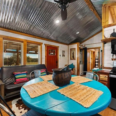 Rockin' R - Rustic Star Cabin フレデリックスバーグ エクステリア 写真
