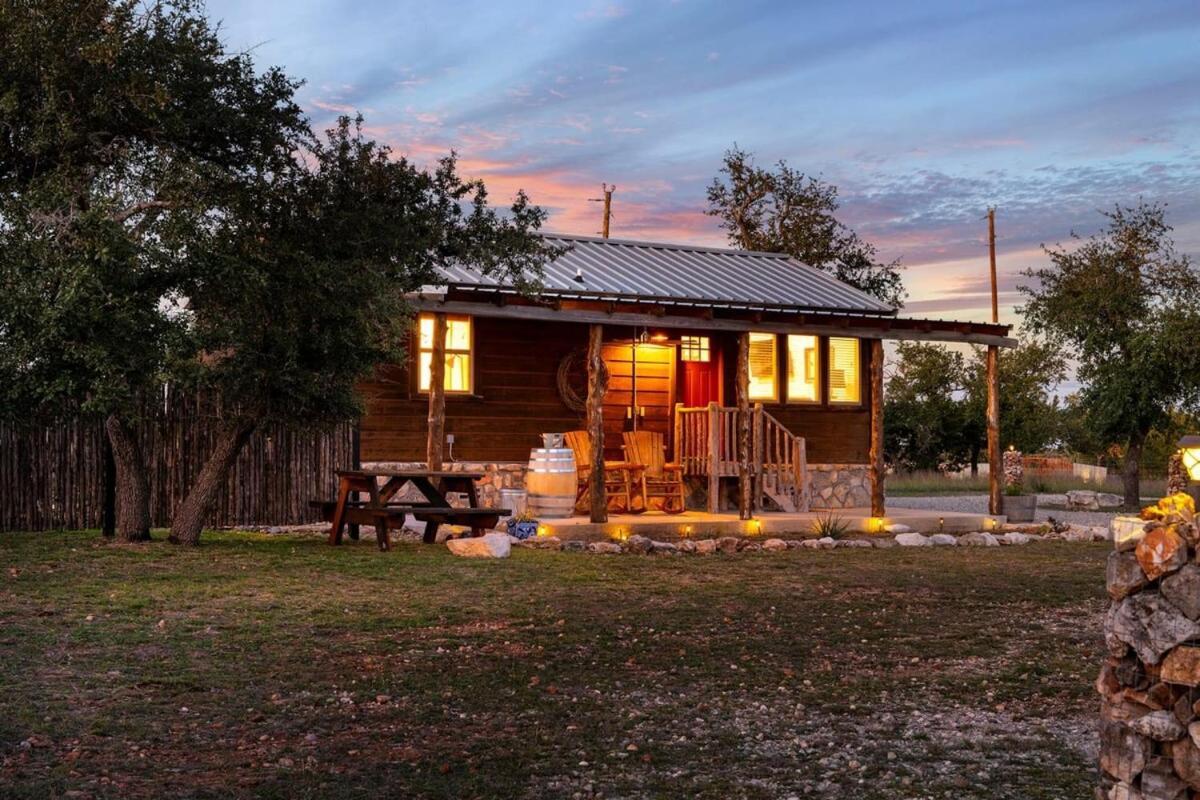Rockin' R - Rustic Star Cabin フレデリックスバーグ エクステリア 写真