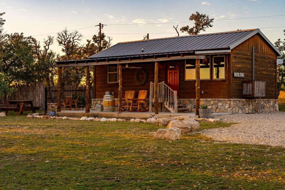 Rockin' R - Rustic Star Cabin フレデリックスバーグ エクステリア 写真