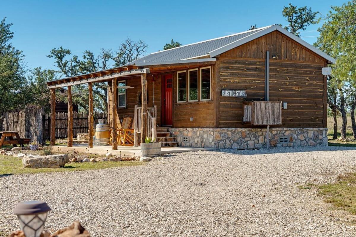 Rockin' R - Rustic Star Cabin フレデリックスバーグ エクステリア 写真