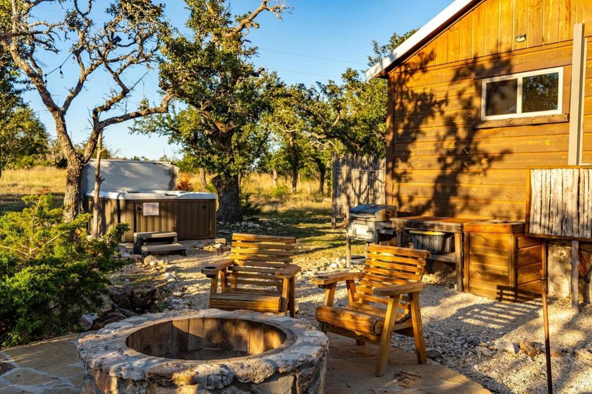 Rockin' R - Rustic Star Cabin フレデリックスバーグ エクステリア 写真