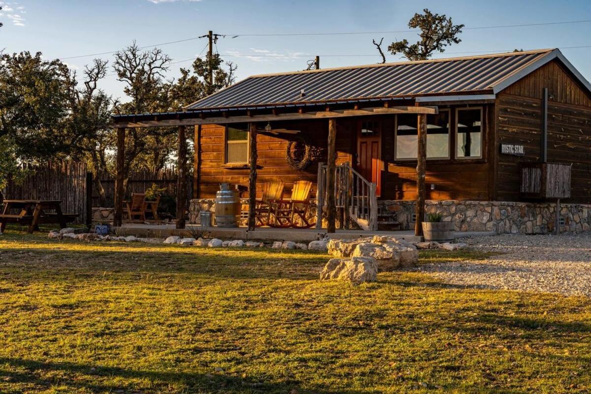 Rockin' R - Rustic Star Cabin フレデリックスバーグ エクステリア 写真