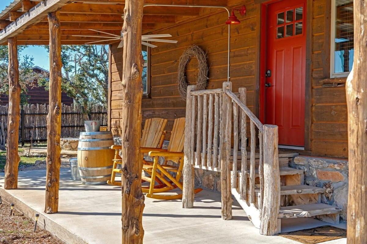 Rockin' R - Rustic Star Cabin フレデリックスバーグ エクステリア 写真