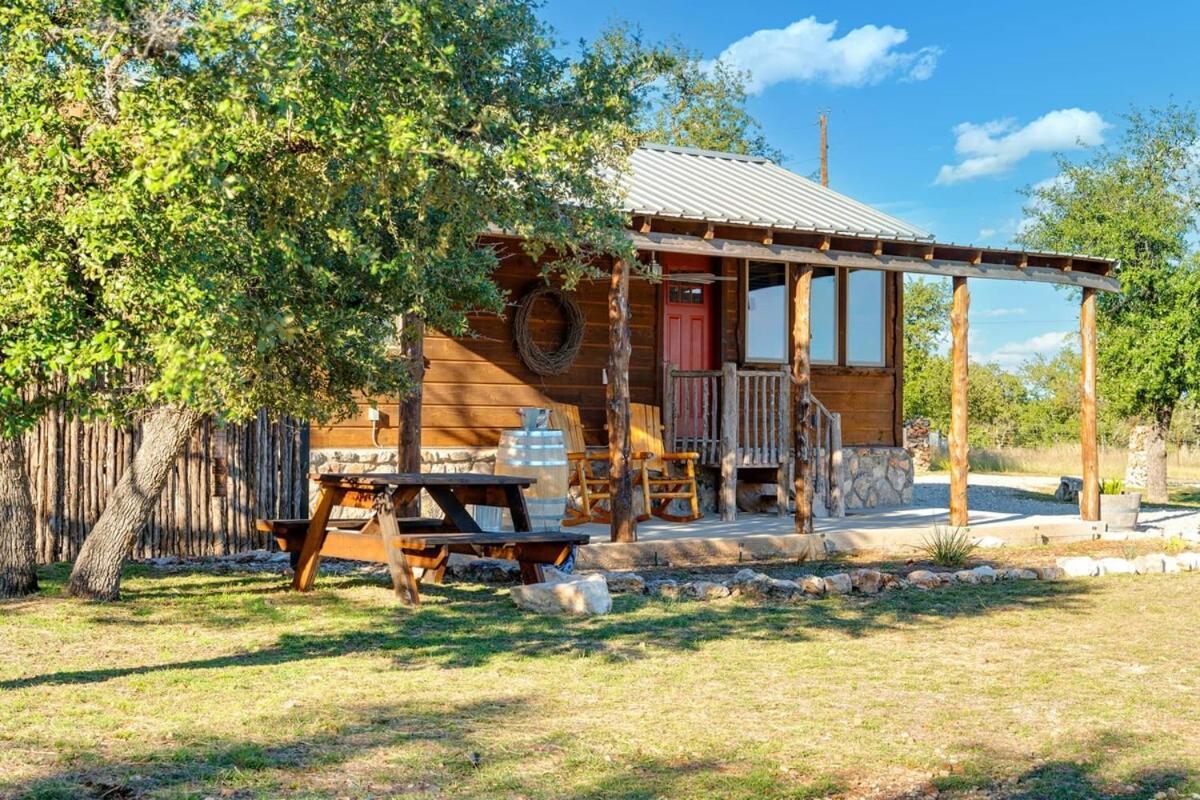 Rockin' R - Rustic Star Cabin フレデリックスバーグ エクステリア 写真